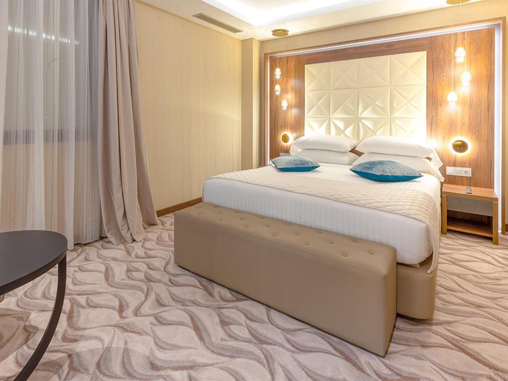 Az Hotels Grand Oran Es Senia Ngoại thất bức ảnh
